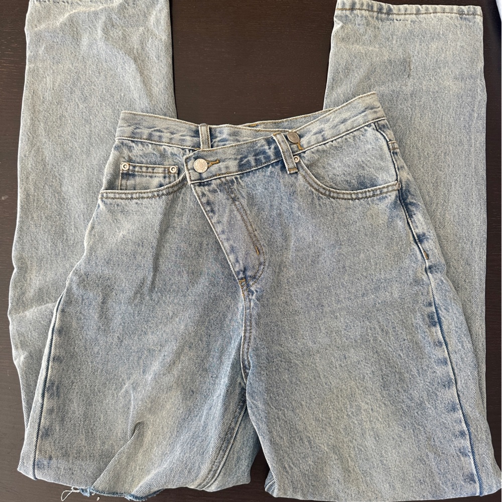 Criss cross waisted jeans